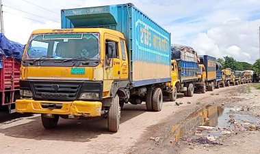 পাটুরিয়ায় পারের অপেক্ষায় ৪০০ ট্রাক