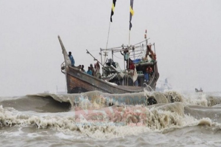 বরগুনার ১২ জেলে উদ্ধার, এখনও নিখোঁজ ২০