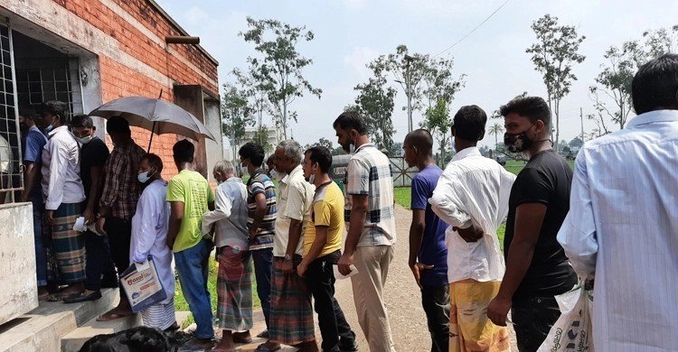 পাবনা মানসিক হাসপাতালে রোগী বাড়ছে ১০ গুন, বাড়েনি সেবার মান