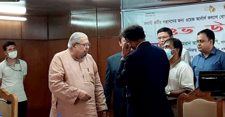 প্রবাসীদের জন্য হবে সাপোর্ট সেন্টার চালু ডিসেম্বর: প্রবাসী কল্যাণমন্ত্রী