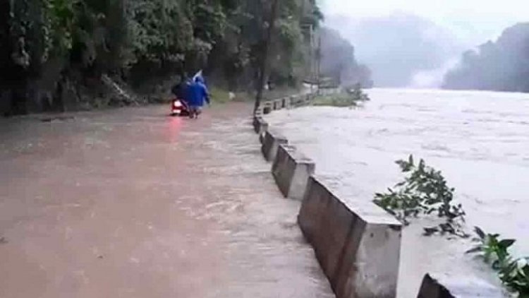 মহাসড়কও ডুবল তিস্তার পানিতে, পর্যটক চলাচলে নিষেধাজ্ঞা