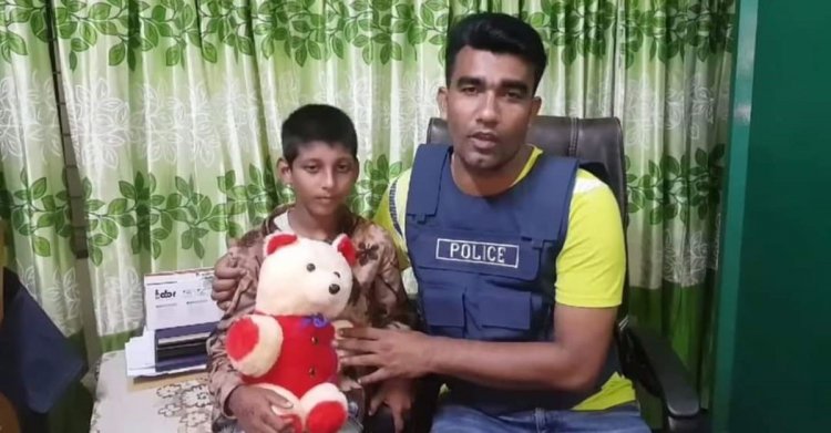 ভাঙ্গা থানায় পরিবারের অপেক্ষায় বাকপ্রতিবন্ধী শিশু