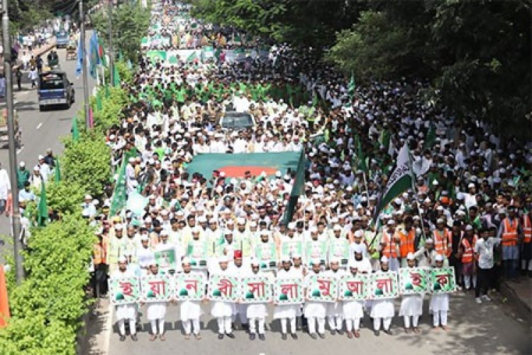 রাজধানীতে ঈদে মিলাদুন্নবীর র‌্যালিতে মানুষের ঢল