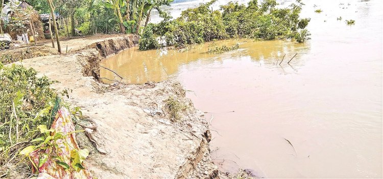 ঢলের পানি নেমে গেলেও তীব্র ভাঙন তিস্তায়