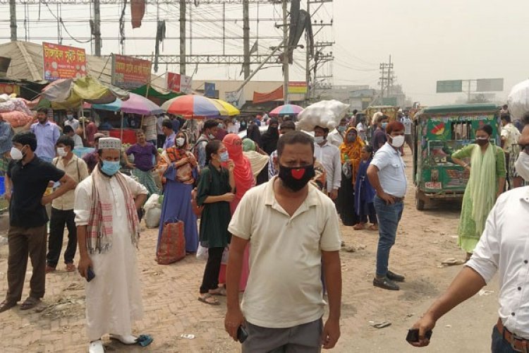 পরিবহন বন্ধ থাকায় ভোগান্তিতে কর্মমুখী মানুষ