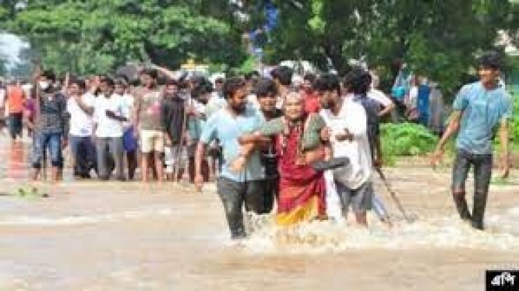  অন্ধ্রপ্রদেশে বন্যা-ভূমিধসে মৃতের সংখ্যা বেড়ে ৩০