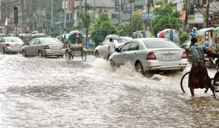 টানা বৃষ্টি-যানজটে রাজধানীজুড়ে ভোগান্তি চরমে