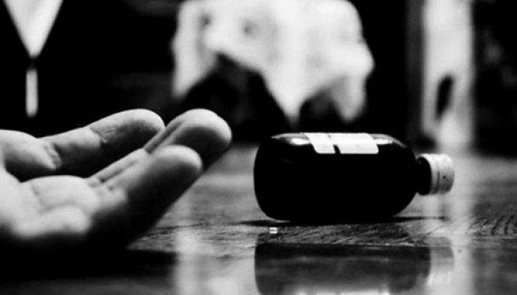 বিষপানে বাবা-মেয়ের মৃত্যু