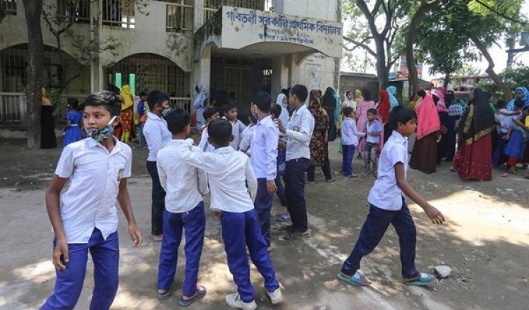 এখনই বন্ধ হচ্ছে না শিক্ষাপ্রতিষ্ঠান: এক সপ্তাহ পরিস্থিতি পর্যবেক্ষণ করে সিদ্ধান্ত