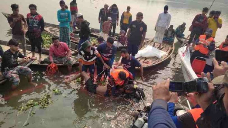 চাঁদপুরে বাল্কহেড-ট্রলারের সংঘর্ষে নিহত ৫