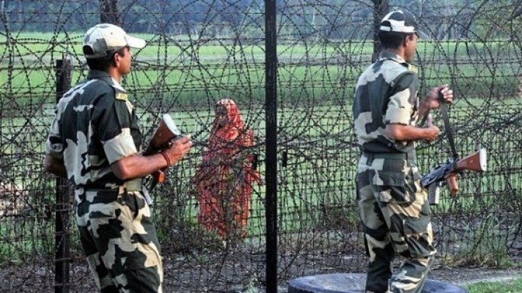 বাংলাদেশের সীমান্তে মদ্যপ অবস্থায় বিএসএফ সদস্য আটক