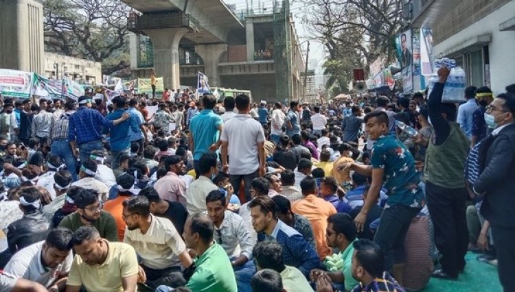 প্রেসক্লাবে ছাত্রদলের সমাবেশে নেতাকর্মীদের ঢল