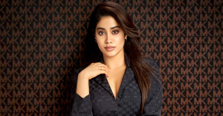 দুটি শব্দ রাতের ঘুম কেড়ে নিল শ্রীদেবী কন্যার