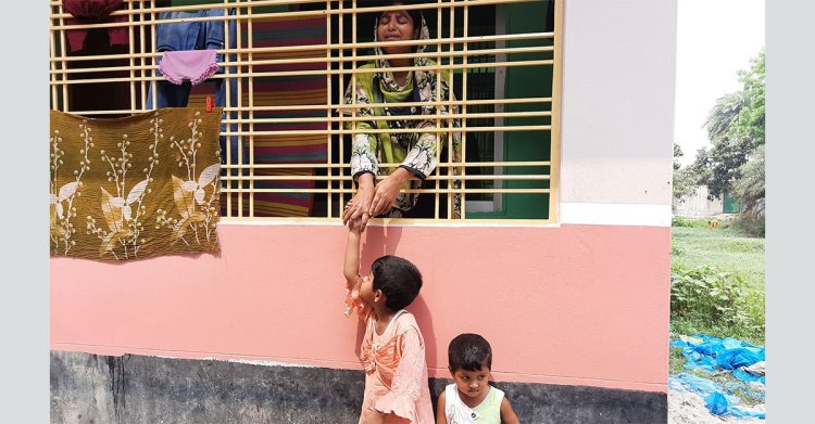 তিন মাস অবরুদ্ধ গৃহবধূ, মেলেনি পুলিশের সহায়তা