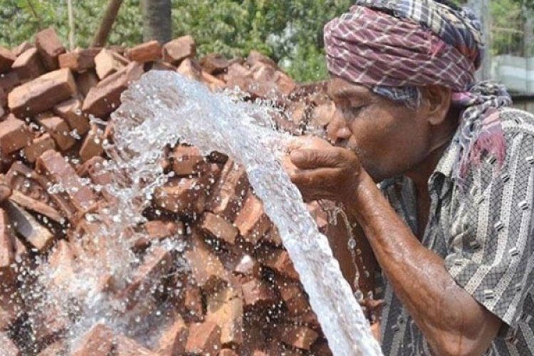 চার জেলায় তাপপ্রবাহ, বাড়তে পারে বৃষ্টি