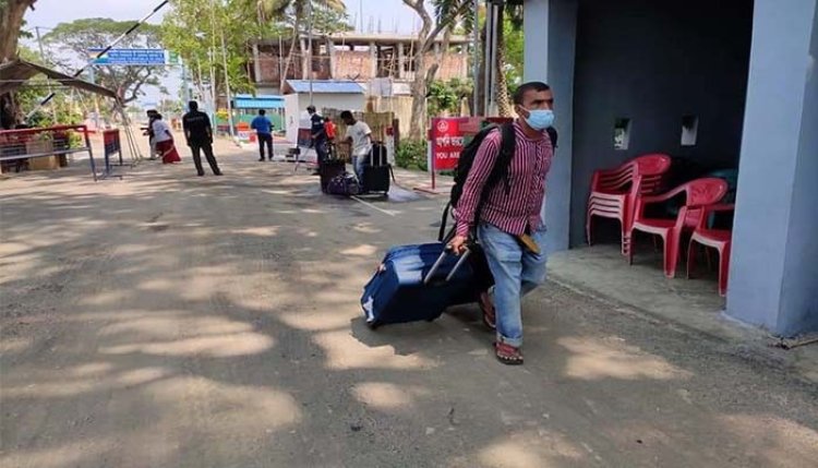 আখাউড়া স্থলবন্দর দিয়ে একদিনে যাত্রী আসা-যাওয়ায় রেকর্ড