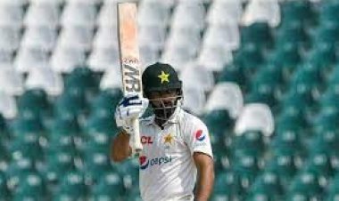  ৭১৩ রান করেও ৩ রানের আক্ষেপ পাকিস্তানি ওপেনারের