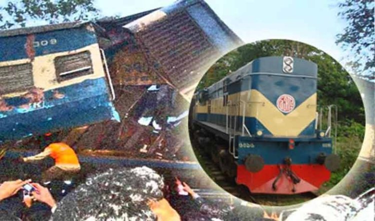 গাজীপুরে ট্রেন-পিকআপ সংঘর্ষ, নিহত ৩