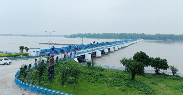 ফের বিপৎসীমা ছুঁই ছুঁই তিস্তার পানি, খুলে দেওয়া হয়েছে ৪৪ গেট