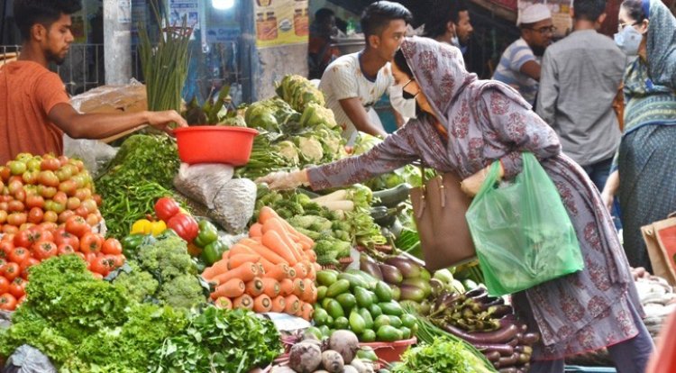 সপ্তাহের ব্যবধানে সবজির দাম অপরিবর্তিত