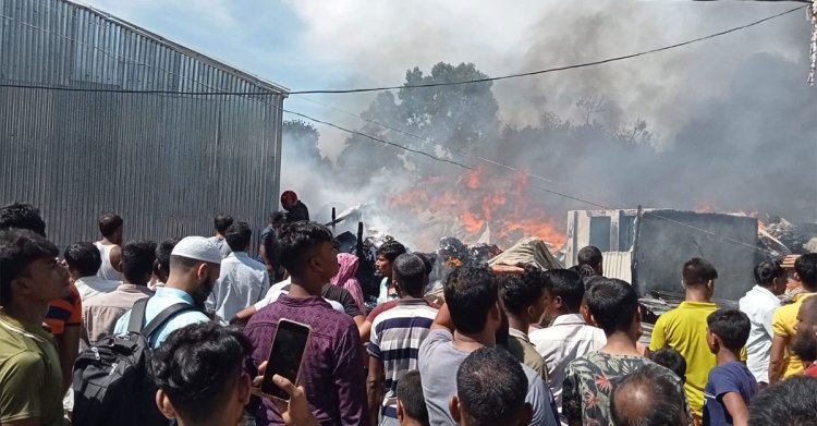 ৩ ঘণ্টার চেষ্টায় নিয়ন্ত্রণে গাজীপুরে গুদামে আগুন