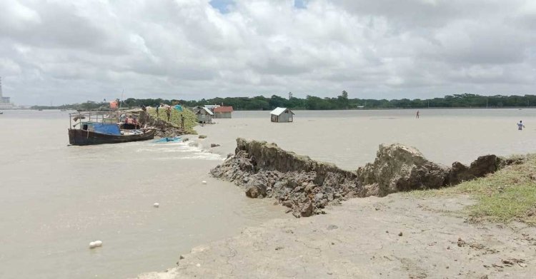 বরগুনায় ১৮ গ্রাম প্লাবিত, ভোগান্তিতে হাজারো মানুষ