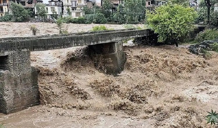  ভারতে বন্যা, ভূমিধসে ৩৩ জনের মৃত্যু