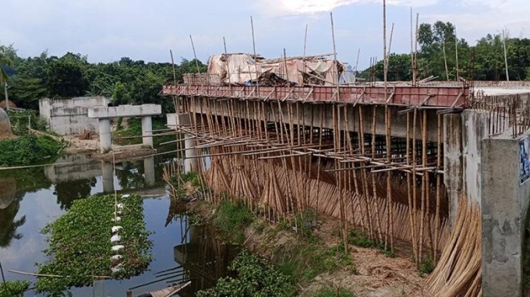 সেতু ১১ মাসে নির্মাণের চুক্তি, কাজ শেষ হয়নি তিন বছরেও