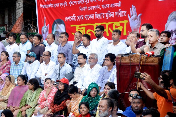 রাজনীতিবিদদের বাদ দিয়ে আ.লীগ আমলাদের হাতে দলের নেতৃত্ব তুলে দিচ্ছে: খসরু