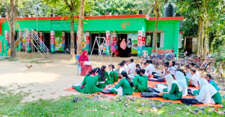 আকাশে মেঘ দেখলেই বিদ্যালয় ছুটি