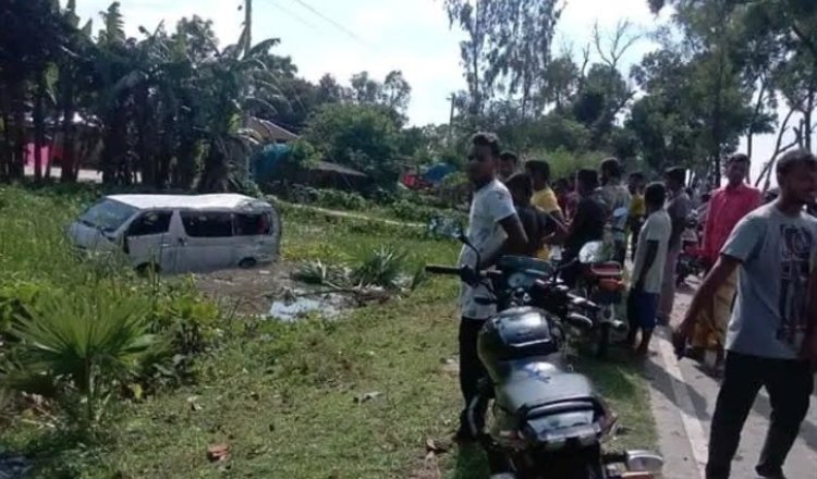 গরুর সাথে ধাক্কা লেগে বিয়ের গাড়ি ডোবায়, একজনের মৃত্যু