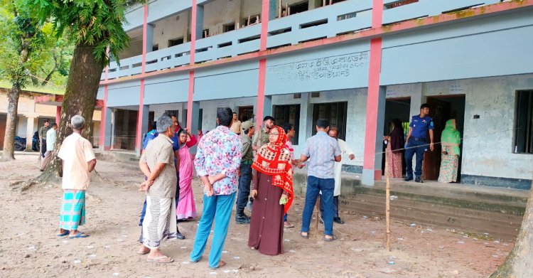 গাইবান্ধা-৫ আসনে উপ-নির্বাচনের ভোটগ্রহণ চলছে