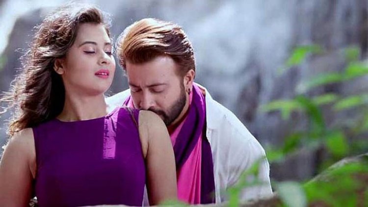 শাকিব খানের সঙ্গে রোমান্টিক দৃশ্যে অভিনয় নিয়ে যা বললেন দিঘী