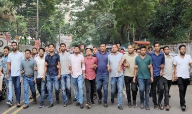 ঢাকা বিশ্ববিদ্যালয়ে ছাত্রদলের বিক্ষোভ