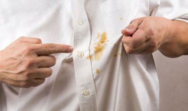 কাপড় থেকে দাগ তোলার ৩ উপায়