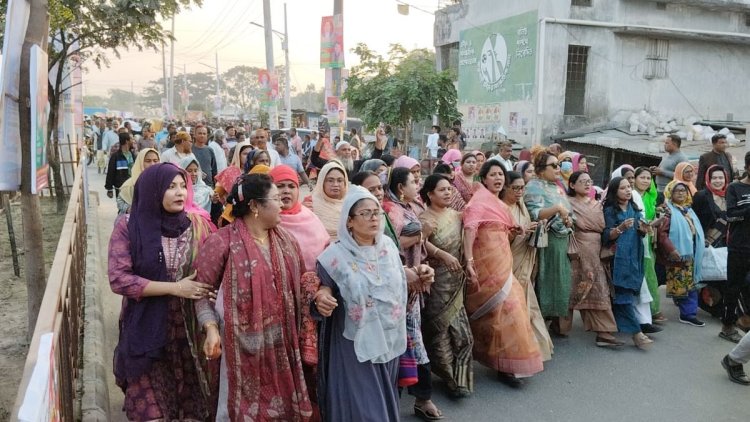 খণ্ড খণ্ড মিছিল নিয়ে সমাবেশে আসছে বিএনপির নেতা-কর্মীরা