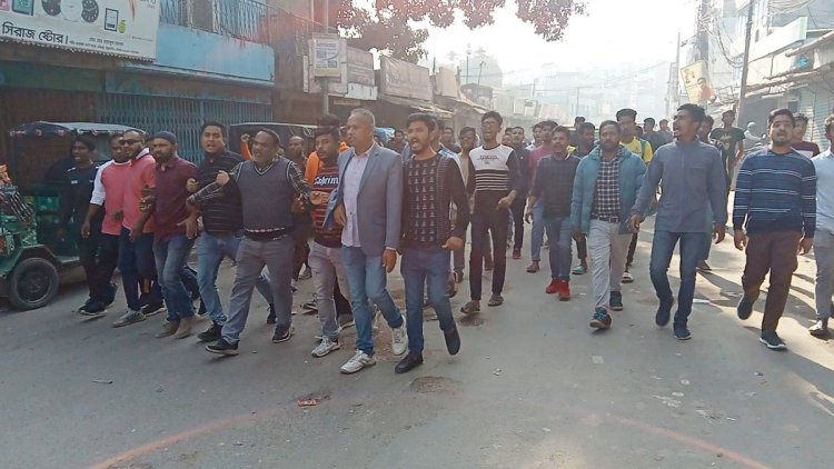 মির্জা ফখরুলকে আটকের প্রতিবাদে ঠাকুরগাঁওয়ে বিক্ষোভ