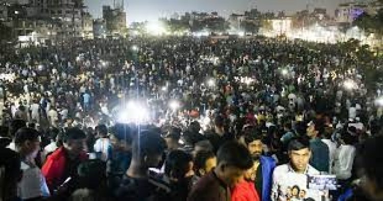 লোকে লোকারণ্য গোলাপবাগ