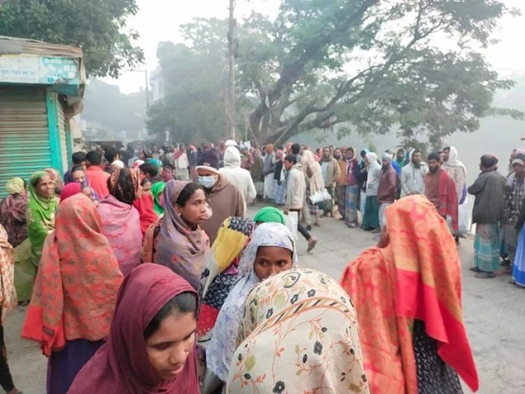 কাজের সন্ধানে মুন্সিগঞ্জের শ্রমের হাটে শত শত শ্রমিক