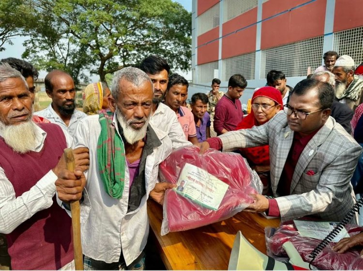 তারেক রহমানের নির্দেশে কেন্দুয়ায় বিএনপি  নেতা নাজমুল হাসানের শীতবস্ত্র বিতরণ