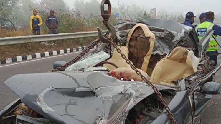 ফরিদপুরে ঘন কুয়াশায় সড়ক দুর্ঘটনায় মা-মেয়েসহ ৩ জন নিহত