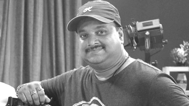 শুটিং সেটে অসুস্থ হয়ে মারা গেলেন পরিচালক