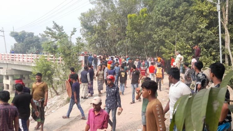 ড্রাইভার ভেবে যুবককে মারধর, ১৫ গ্রামবাসীর সংঘর্ষে আহত ৪০