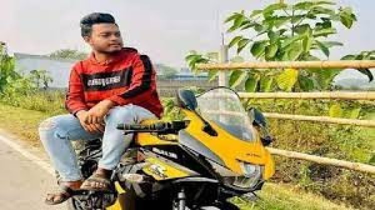 ট্রাকের ধাক্কায় প্রাণ গেল কলেজছাত্রের