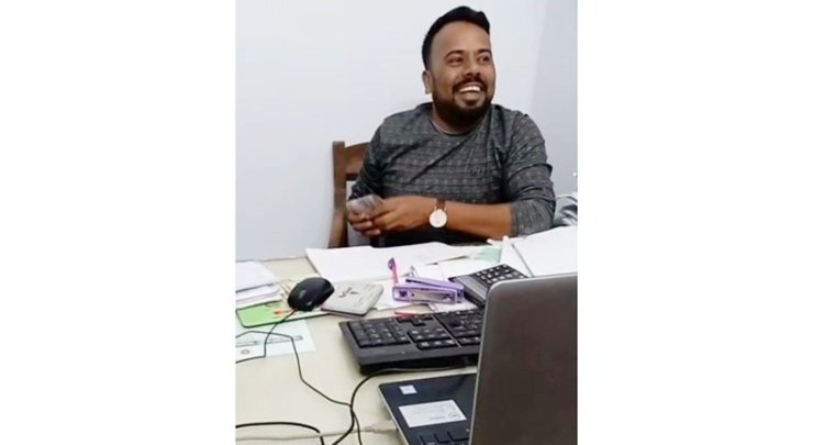 ভূমি অফিসের চেইনম্যানের ঘুস নেওয়ার ভিডিও ভাইরাল