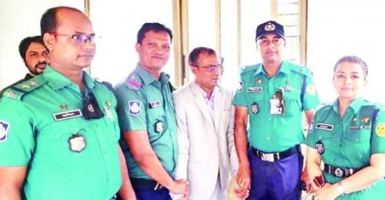 মতিঝিল থেকে ভুয়া পুলিশ কর্মকর্তা আটক