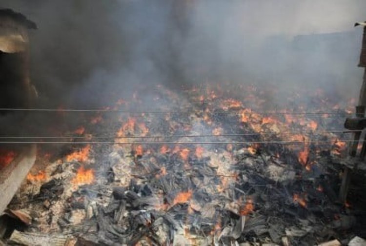 বঙ্গবাজার পুড়ে যাওয়ায় কলকাতার ব্যবসায়ীদের মাথায় হাত