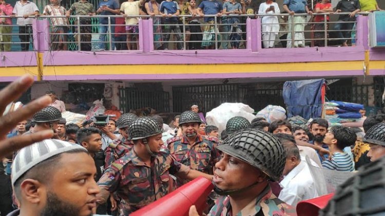 আগুন নিয়ন্ত্রণের কাজে যোগ দিয়েছে সেনাবাহিনীও