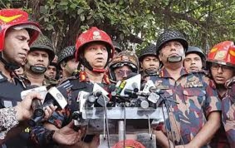 নিউ সুপার মার্কেটের আগুন নেভেনি, সারারাত কাজ করবে ফায়ার সার্ভিস