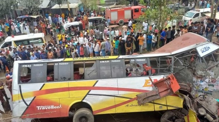 এক্সপ্রেসওয়েতে বাস দুর্ঘটনায় নিহত বেড়ে ৮